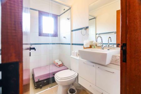 Casa à venda com 138m², 4 quartos e 2 vagas Casa à venda com 138m², 4 quartos e 2 vagasSuíte 2 Banheiro