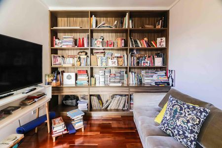 Casa à venda com 138m², 4 quartos e 2 vagas Casa à venda com 138m², 4 quartos e 2 vagasQuarto 2