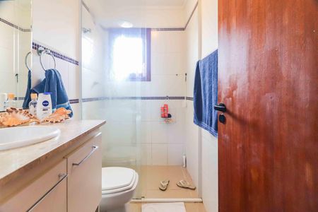 Casa à venda com 138m², 4 quartos e 2 vagas Casa à venda com 138m², 4 quartos e 2 vagasBanheiro Social