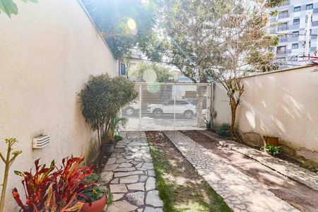 Casa à venda com 138m², 4 quartos e 2 vagas Casa à venda com 138m², 4 quartos e 2 vagasGaragem