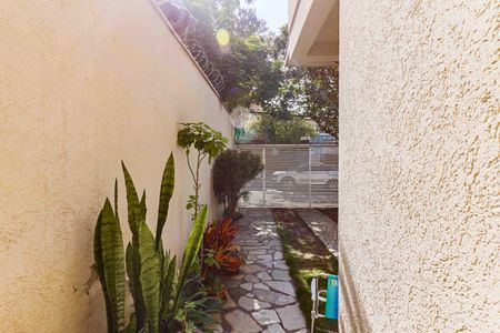 Casa à venda com 138m², 4 quartos e 2 vagas Casa à venda com 138m², 4 quartos e 2 vagasGaragem