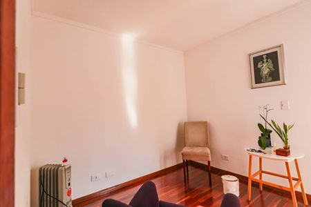 Casa à venda com 138m², 4 quartos e 2 vagas Casa à venda com 138m², 4 quartos e 2 vagasQuarto 1