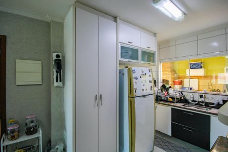 Casa à venda com 110m², 3 quartos e 2 vagas Casa à venda com 110m², 3 quartos e 2 vagasCozinha