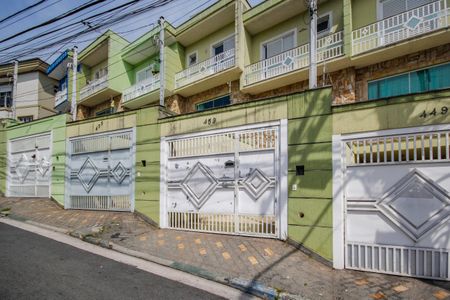 Casa à venda com 110m², 3 quartos e 2 vagas Casa à venda com 110m², 3 quartos e 2 vagasFachada