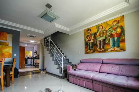 Casa à venda com 110m², 3 quartos e 2 vagas Casa à venda com 110m², 3 quartos e 2 vagasSala