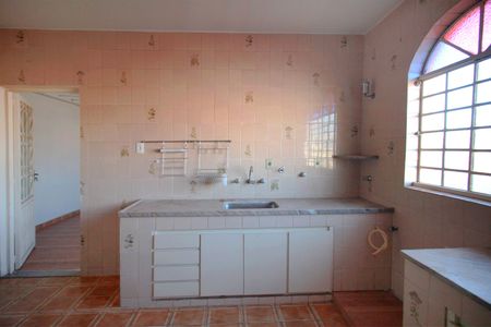 Casa à venda com 508m², 4 quartos e 2 vagasCozinha