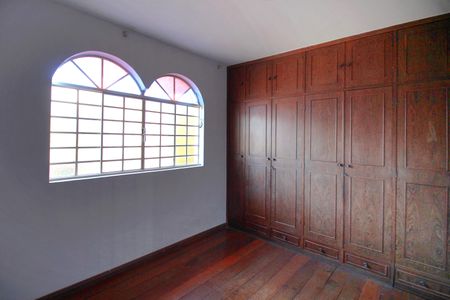 Casa à venda com 508m², 4 quartos e 2 vagasQuarto 1