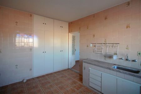 Casa à venda com 508m², 4 quartos e 2 vagasCozinha
