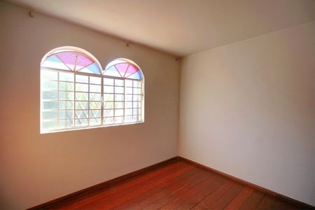 Casa à venda com 508m², 4 quartos e 2 vagasSuíte