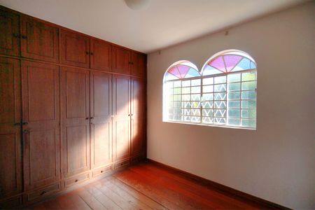 Casa à venda com 508m², 4 quartos e 2 vagasSuíte