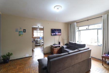 Casa à venda com 1m², 2 quartos e 2 vagas Casa à venda com 1m², 2 quartos e 2 vagasSala