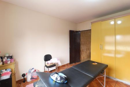 Casa à venda com 1m², 2 quartos e 2 vagas Casa à venda com 1m², 2 quartos e 2 vagasQuarto