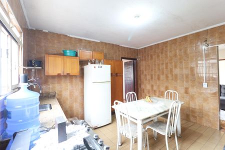 Casa à venda com 1m², 2 quartos e 2 vagas Casa à venda com 1m², 2 quartos e 2 vagasCozinha