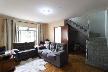 Casa à venda com 1m², 2 quartos e 2 vagas Casa à venda com 1m², 2 quartos e 2 vagasSala