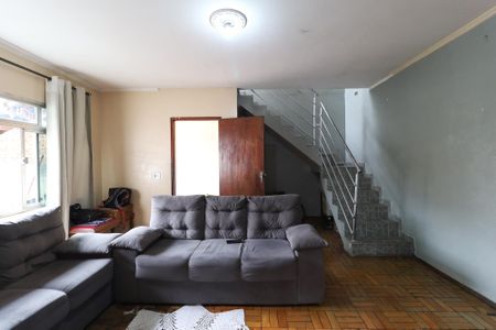 Casa à venda com 1m², 2 quartos e 2 vagas Casa à venda com 1m², 2 quartos e 2 vagasSala