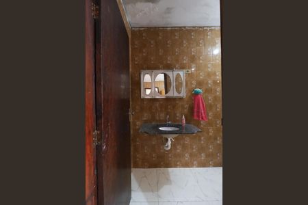 Casa à venda com 1m², 2 quartos e 2 vagas Casa à venda com 1m², 2 quartos e 2 vagasBanheiro