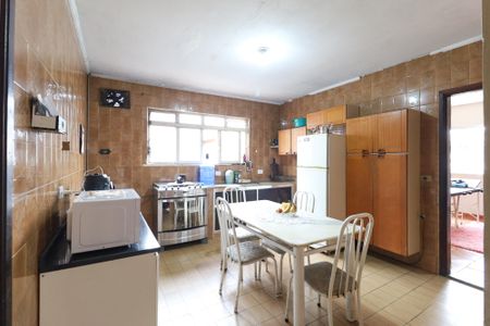 Casa à venda com 1m², 2 quartos e 2 vagas Casa à venda com 1m², 2 quartos e 2 vagasCozinha