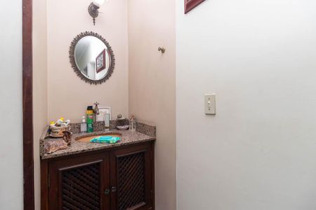 Casa à venda com 400m², 5 quartos e 7 vagas Casa à venda com 400m², 5 quartos e 7 vagasBanheiro Social