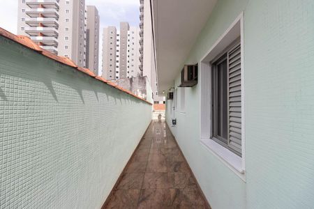 Casa à venda com 400m², 5 quartos e 7 vagas Casa à venda com 400m², 5 quartos e 7 vagasCorredor externo