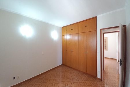 Casa à venda com 263m², 3 quartos e 8 vagas Casa à venda com 263m², 3 quartos e 8 vagasQuarto 2
