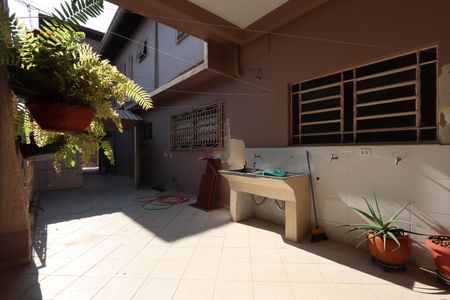 Casa à venda com 420m², 5 quartos e 6 vagasQuintal/Garagem