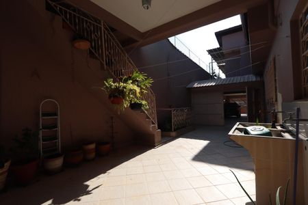 Casa à venda com 420m², 5 quartos e 6 vagasQuintal/Garagem