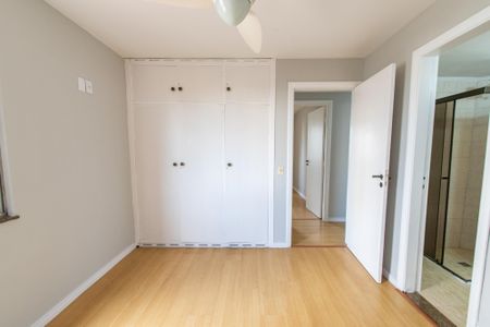 Apartamento à venda com 80m², 3 quartos e sem vaga Apartamento à venda com 80m², 3 quartos e sem vagaSuíte