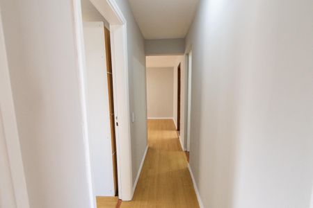 Apartamento à venda com 80m², 3 quartos e sem vaga Apartamento à venda com 80m², 3 quartos e sem vagaCorredor