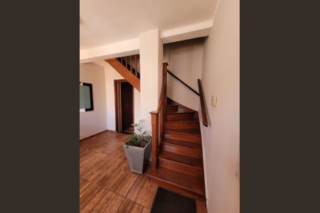 Casa à venda com 121m², 5 quartos e 1 vaga