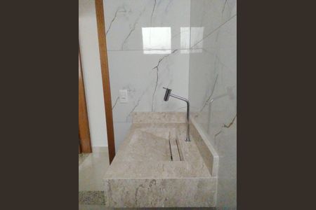 Casa à venda com 92m², 3 quartos e 2 vagas