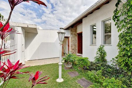 Casa de condomínio à venda com 375m², 3 quartos e 4 vagas