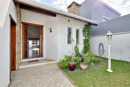 Casa de condomínio à venda com 375m², 3 quartos e 4 vagas