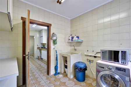 Casa de condomínio à venda com 375m², 3 quartos e 4 vagas