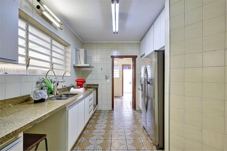 Casa de condomínio à venda com 375m², 3 quartos e 4 vagas