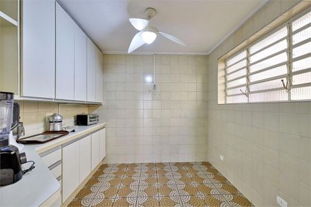 Casa de condomínio à venda com 375m², 3 quartos e 4 vagas