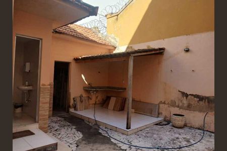 Casa à venda com 249m², 4 quartos e 4 vagas