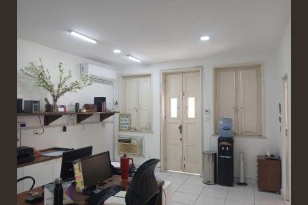 Casa à venda com 249m², 4 quartos e 4 vagas