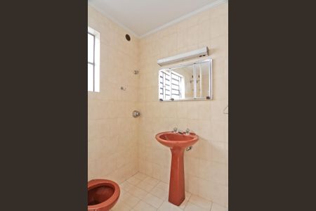 Casa à venda com 208m², 3 quartos e 3 vagasBanheiro Social