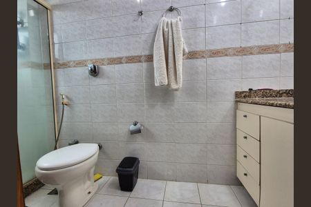 Apartamento à venda com 97m², 2 quartos e 2 vagasBanheiro da Suíte 2