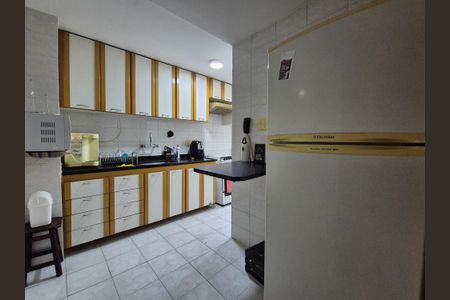 Apartamento à venda com 97m², 2 quartos e 2 vagasCozinha