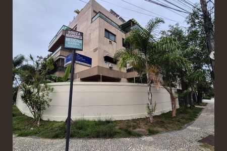 Apartamento à venda com 97m², 2 quartos e 2 vagasFachada