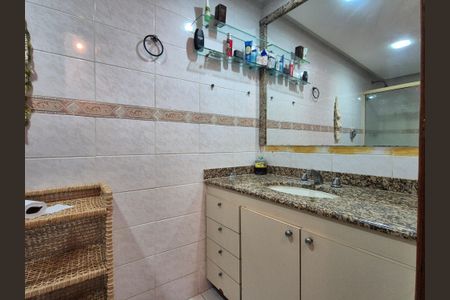 Apartamento à venda com 97m², 2 quartos e 2 vagasBanheiro Social