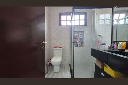 Casa à venda com 200m², 2 quartos e 2 vagasBanheiro da Suíte 2