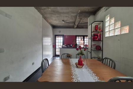 Casa à venda com 200m², 2 quartos e 2 vagasCozinha