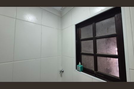 Casa à venda com 200m², 2 quartos e 2 vagasBanheiro de Serviço