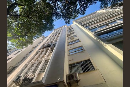 Apartamento para alugar com 121m², 3 quartos e sem vaga Apartamento para alugar com 121m², 3 quartos e sem vagaFachada