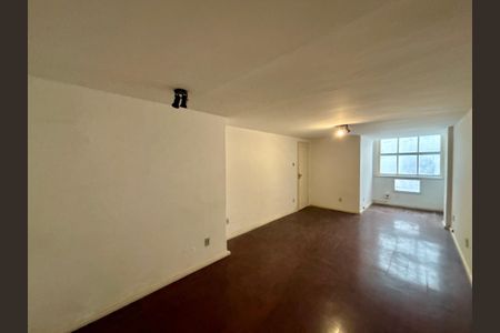 Apartamento para alugar com 121m², 3 quartos e sem vaga Apartamento para alugar com 121m², 3 quartos e sem vagaSala