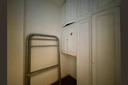 Apartamento para alugar com 121m², 3 quartos e sem vaga Apartamento para alugar com 121m², 3 quartos e sem vagaQuarto de Serviço