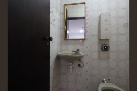 Casa à venda com 303m², 6 quartos e 3 vagasBanheiro da Suíte 4 - garagem