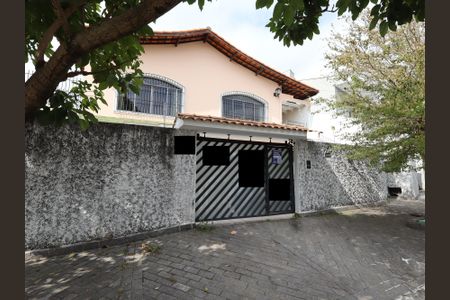 Casa à venda com 303m², 6 quartos e 3 vagasFachada